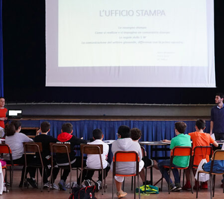 I ragazzi di Fondazione Milan incontrano l’ufficio stampa rossonero