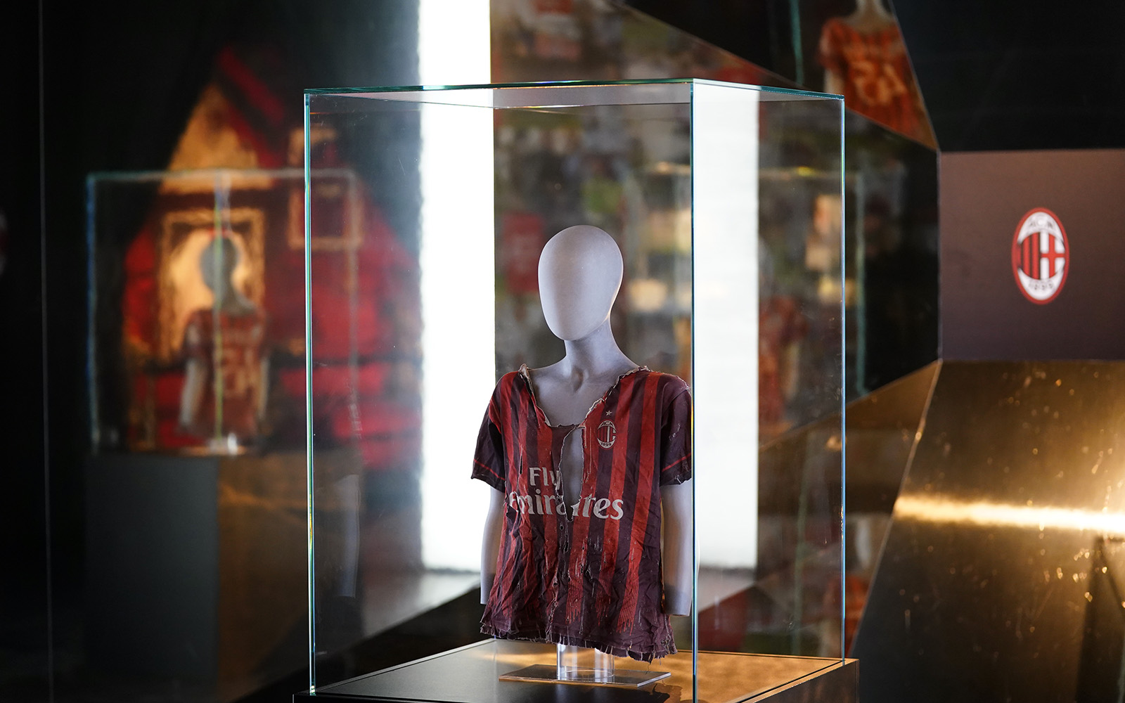 AC Milan Store - Via Aldo Rossi, 8, 20149 Milano MI